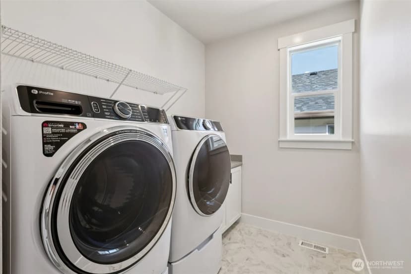 Property photo for 313 182nd Place Se, Bothell photo 16
