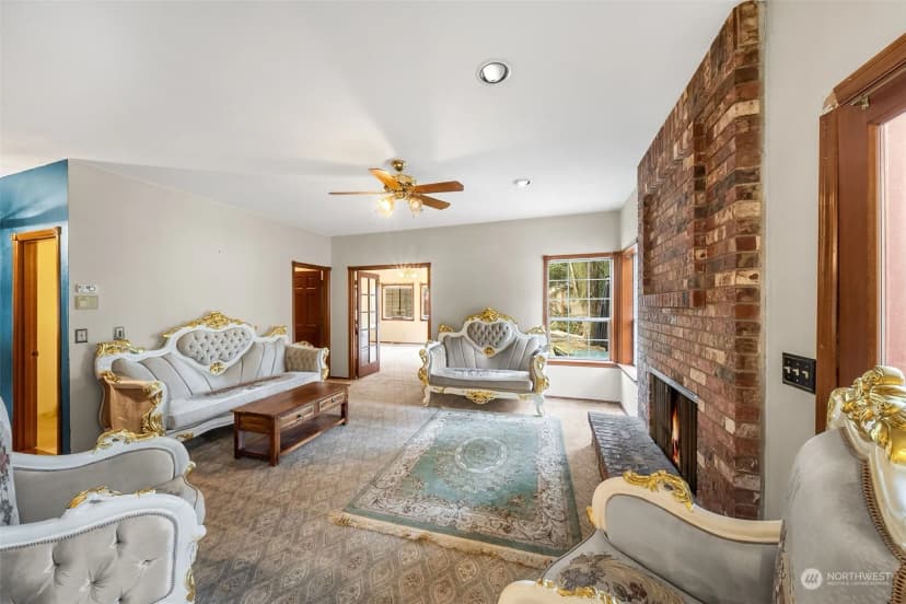 Property photo for 11215 Madera Circle Sw, Lakewood photo 12