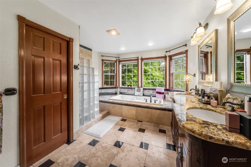 Property photo for 11215 Madera Circle Sw, Lakewood photo 19