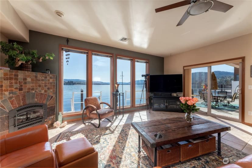 Property photo for 9578 S Lakeshore Road, Chelan photo 6