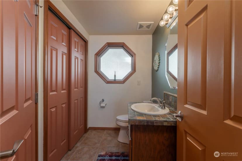 Property photo for 9578 S Lakeshore Road, Chelan photo 18