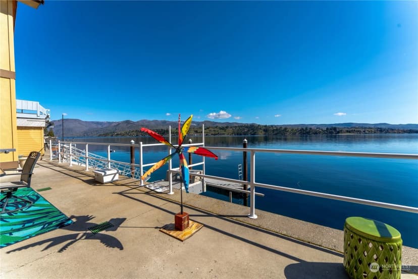Property photo for 9578 S Lakeshore Road, Chelan photo 4