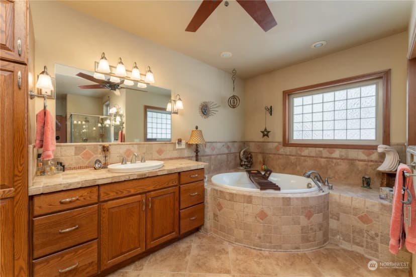 Property photo for 9578 S Lakeshore Road, Chelan photo 23