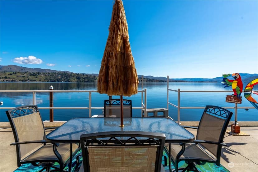 Property photo for 9578 S Lakeshore Road, Chelan photo 3