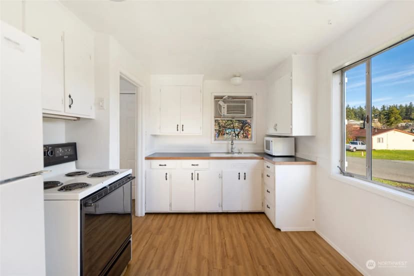 Property photo for 735 Harbor Street, Friday Harbor photo 9