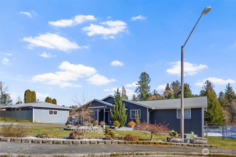 Property photo for 32808 Hyde Ave, Black Diamond photo 3