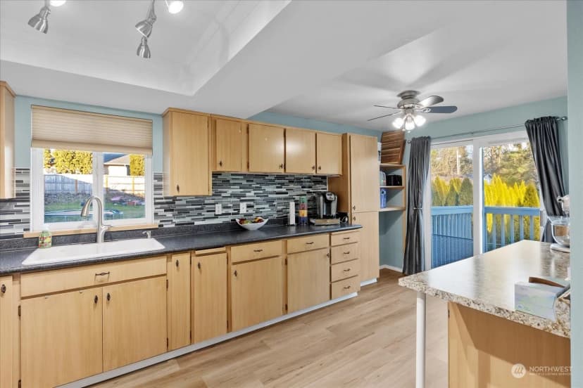 Property photo for 32808 Hyde Ave, Black Diamond photo 14