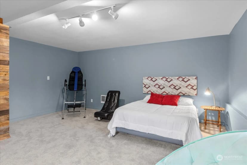 Property photo for 32808 Hyde Ave, Black Diamond photo 31
