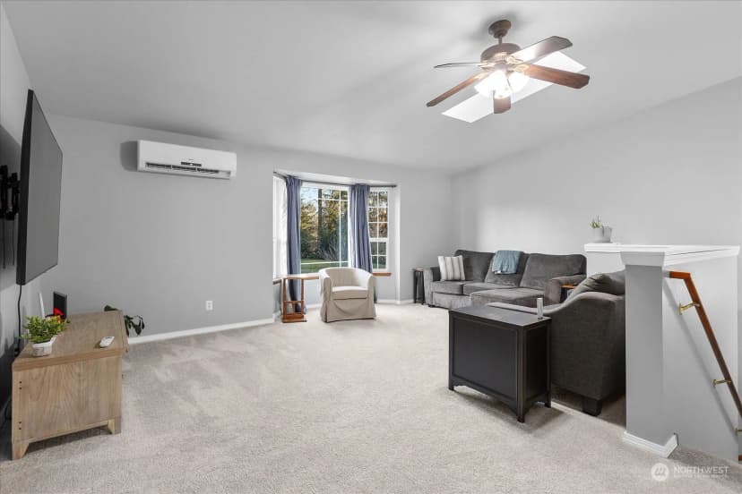 Property photo for 32808 Hyde Ave, Black Diamond photo 10