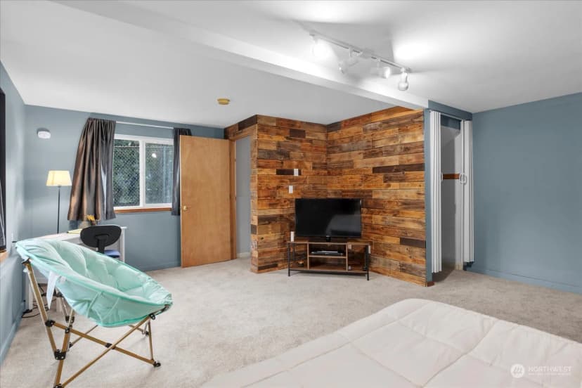 Property photo for 32808 Hyde Ave, Black Diamond photo 30