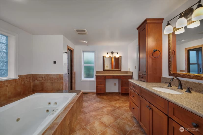 Property photo for 6623 Glenwood Drive Sw, Tumwater photo 13