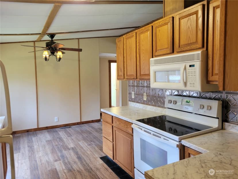 Property photo for 16133 Dogwood Lane, Arlington photo 6