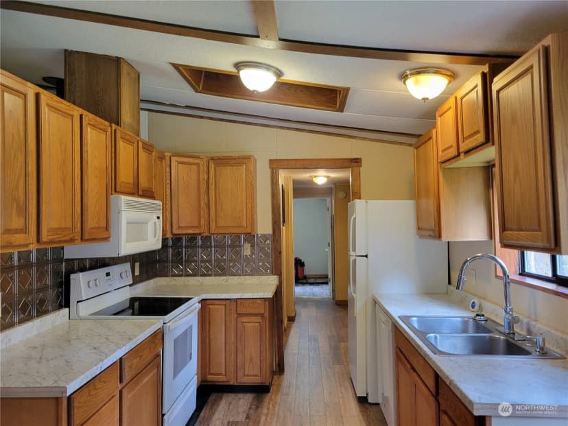 Property photo for 16133 Dogwood Lane, Arlington photo 3