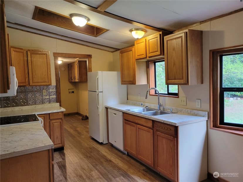 Property photo for 16133 Dogwood Lane, Arlington photo 4