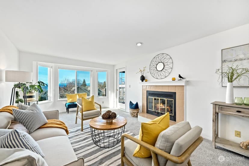 Property photo for 6910 California Avenue Sw #33, Seattle photo 4