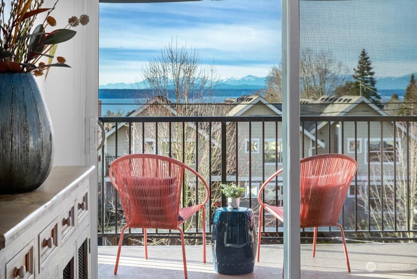 Property photo for 6910 California Avenue Sw #33, Seattle photo 10