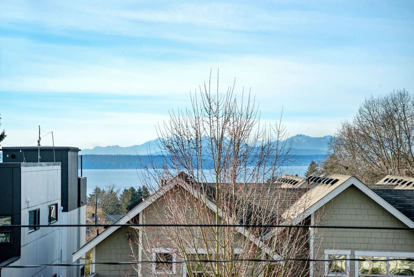 Property photo for 6910 California Avenue Sw #33, Seattle photo 2
