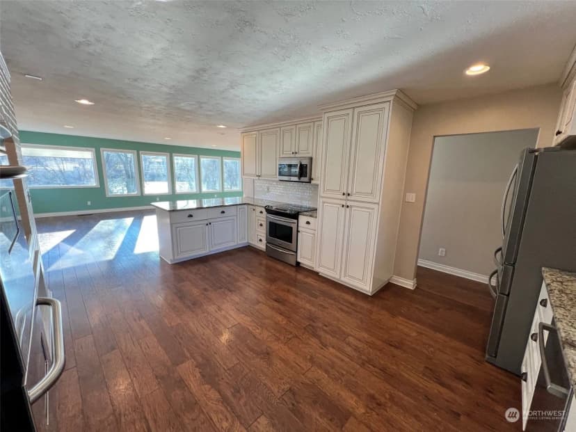 Property photo for 105 Abby Avenue #b, Benton City photo 4