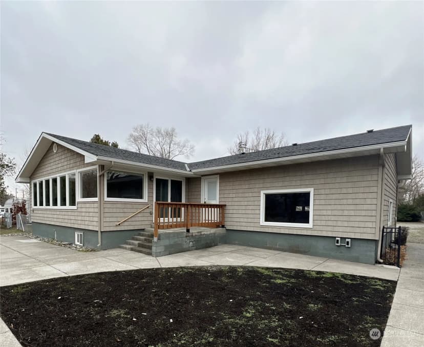 Property photo for 105 Abby Avenue #b, Benton City