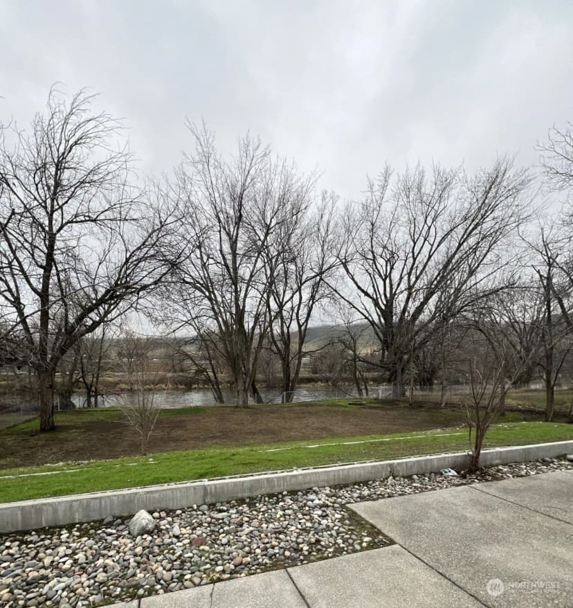 Property photo for 105 Abby Avenue #b, Benton City photo 13