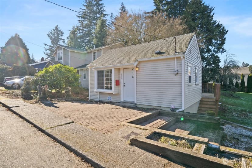 Property photo for 509 N 3rd Avenue, Tumwater photo 2