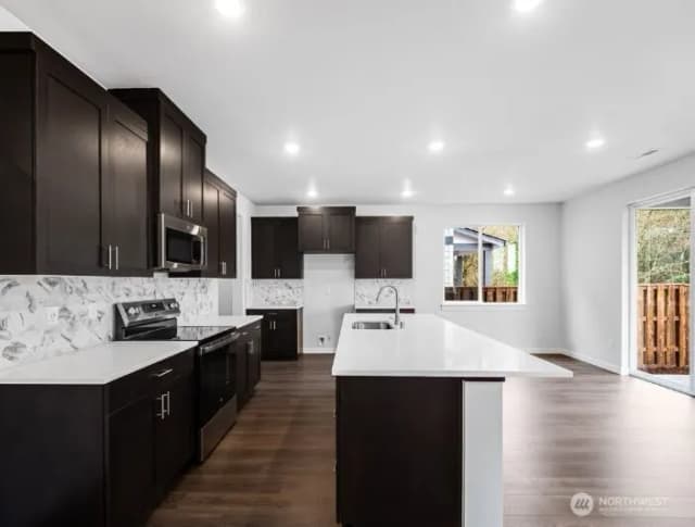 Property photo for 447 Sw 32nd Street, Battle Ground photo 2