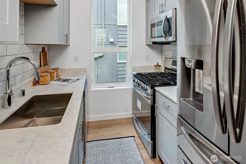 Property photo for 2713 E Yesler Way #b, Seattle photo 14