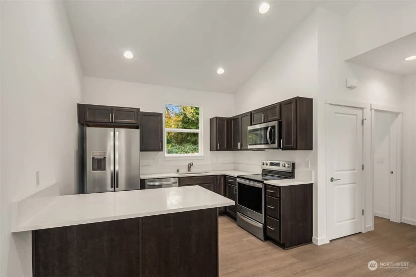 Property photo for 1240 Sw 124th Street #6c, Burien photo 7