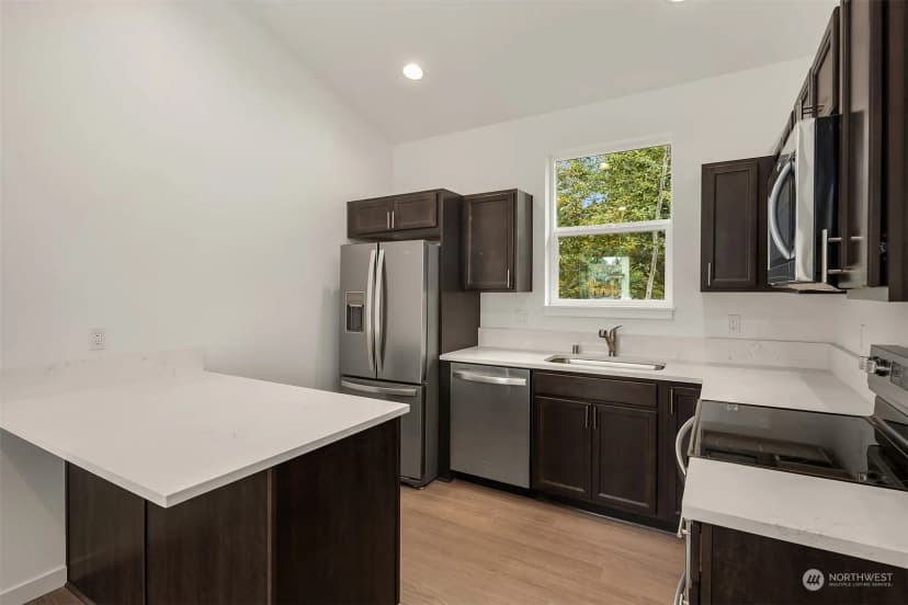 Property photo for 1240 Sw 124th Street #6c, Burien photo 6