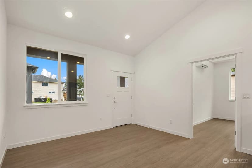 Property photo for 1240 Sw 124th Street #6c, Burien photo 10
