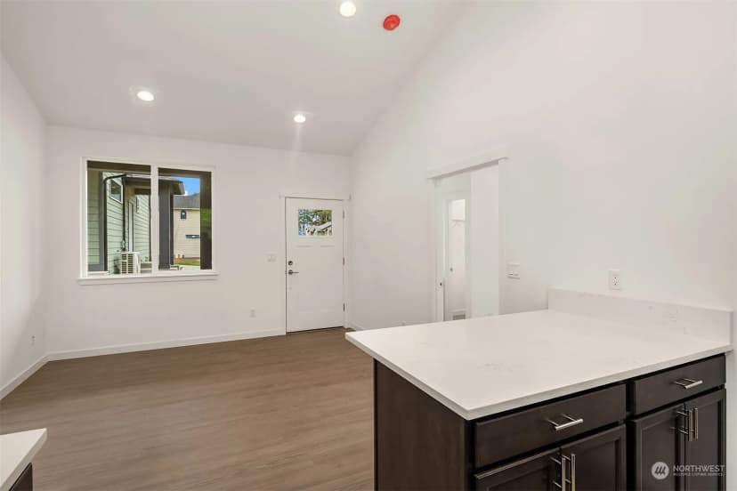 Property photo for 1240 Sw 124th Street #6c, Burien photo 9