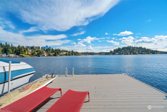 Property photo for 450 Overlake Drive E, Medina