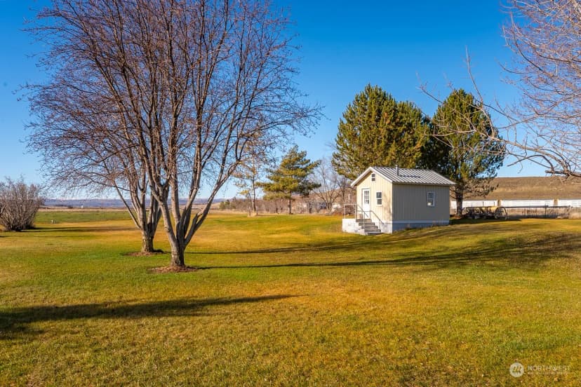 Property photo for 20226 Ne Adrian Road, Soap Lake photo 33
