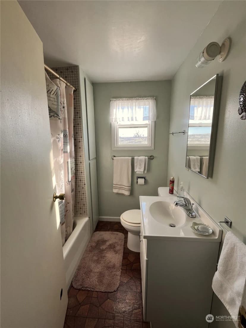 Property photo for 20226 Ne Adrian Road, Soap Lake photo 21