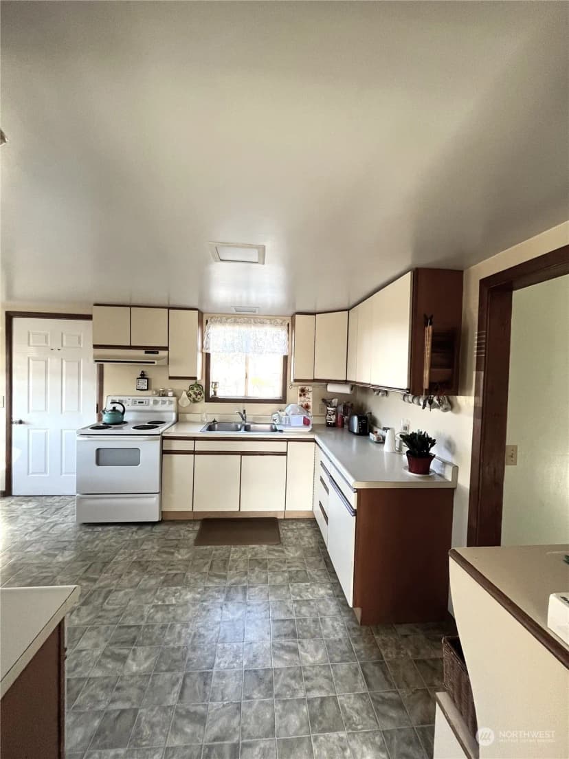 Property photo for 20226 Ne Adrian Road, Soap Lake photo 14