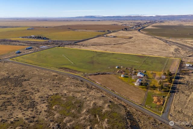 Property photo for 20226 Ne Adrian Road, Soap Lake