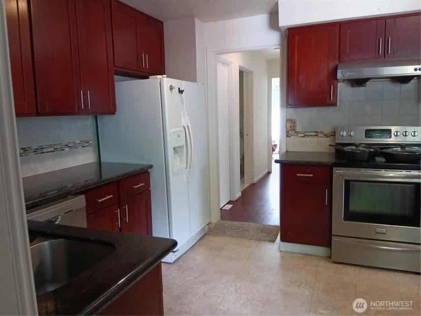 Property photo for 522 Ne 127th Street, Seattle photo 22