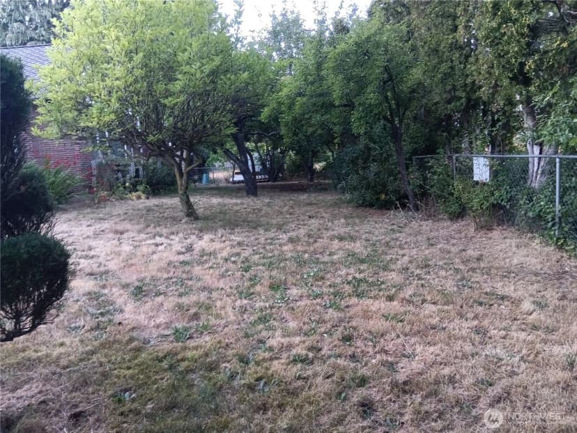Property photo for 522 Ne 127th Street, Seattle photo 11