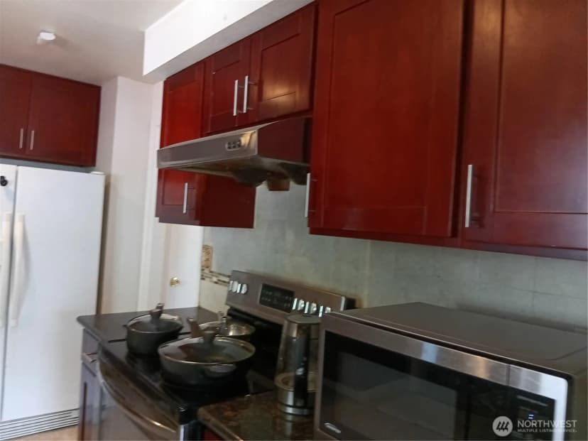 Property photo for 522 Ne 127th Street, Seattle photo 14
