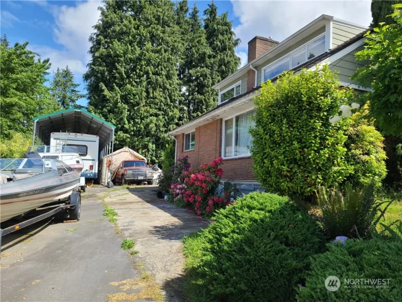 Property photo for 522 Ne 127th Street, Seattle photo 4