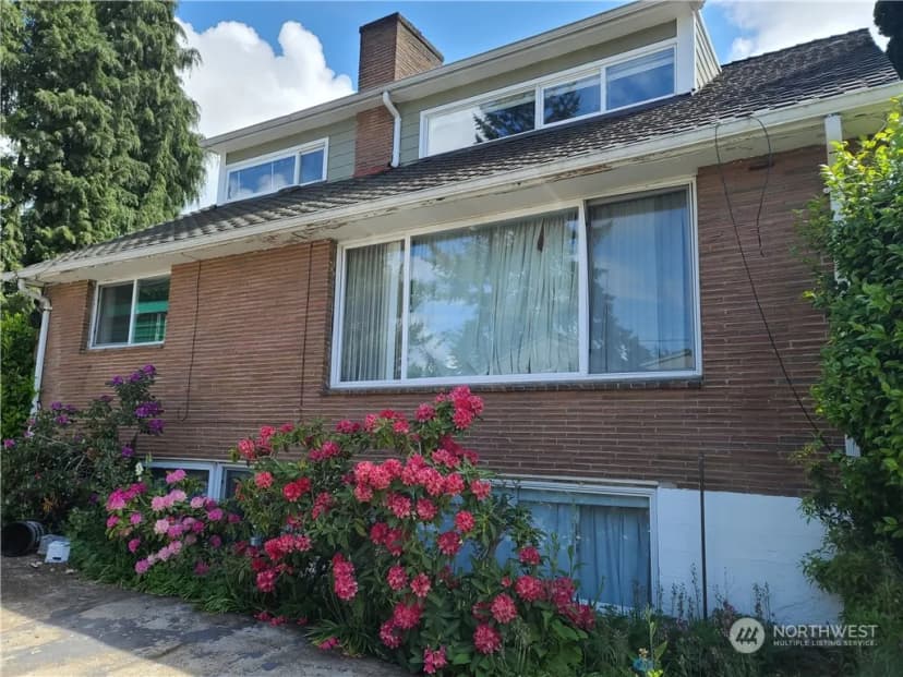 Property photo for 522 Ne 127th Street, Seattle photo 5