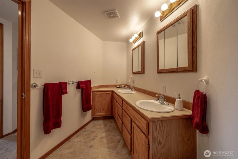 Property photo for 740 Castle Heights Drive, Wenatchee photo 27