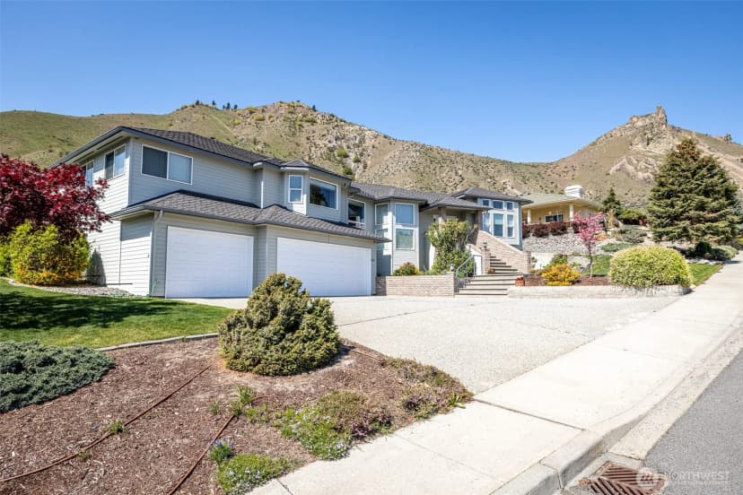 Property photo for 740 Castle Heights Drive, Wenatchee photo 40