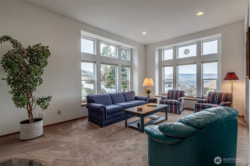 Property photo for 740 Castle Heights Drive, Wenatchee photo 6