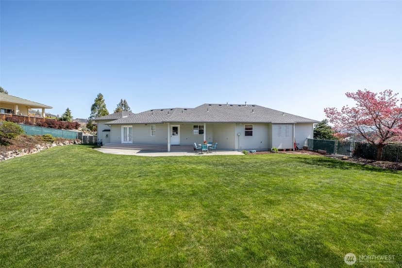 Property photo for 740 Castle Heights Drive, Wenatchee photo 37