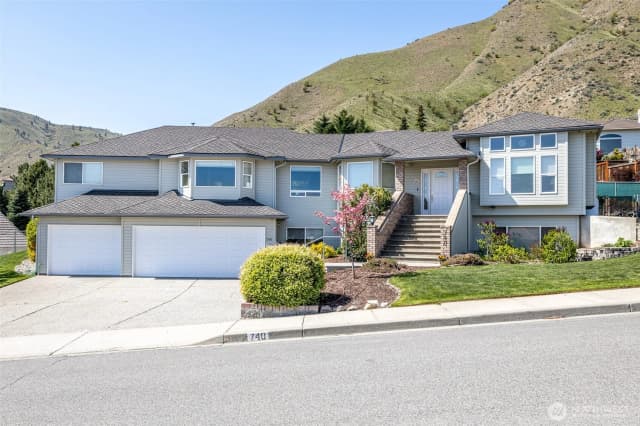 Property photo for 740 Castle Heights Drive, Wenatchee
