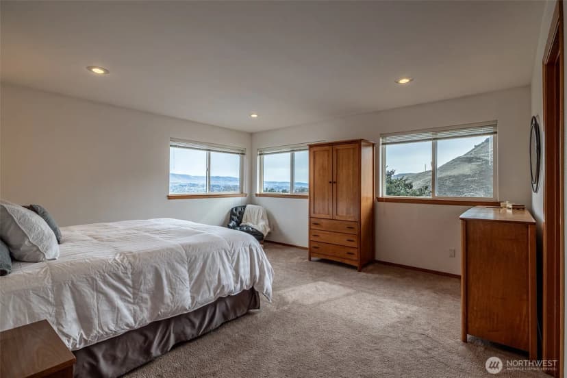 Property photo for 740 Castle Heights Drive, Wenatchee photo 20