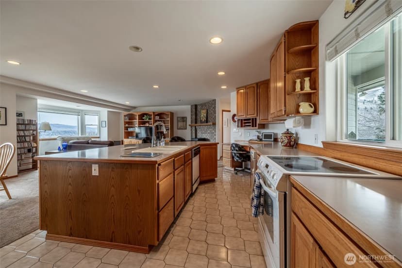 Property photo for 740 Castle Heights Drive, Wenatchee photo 17