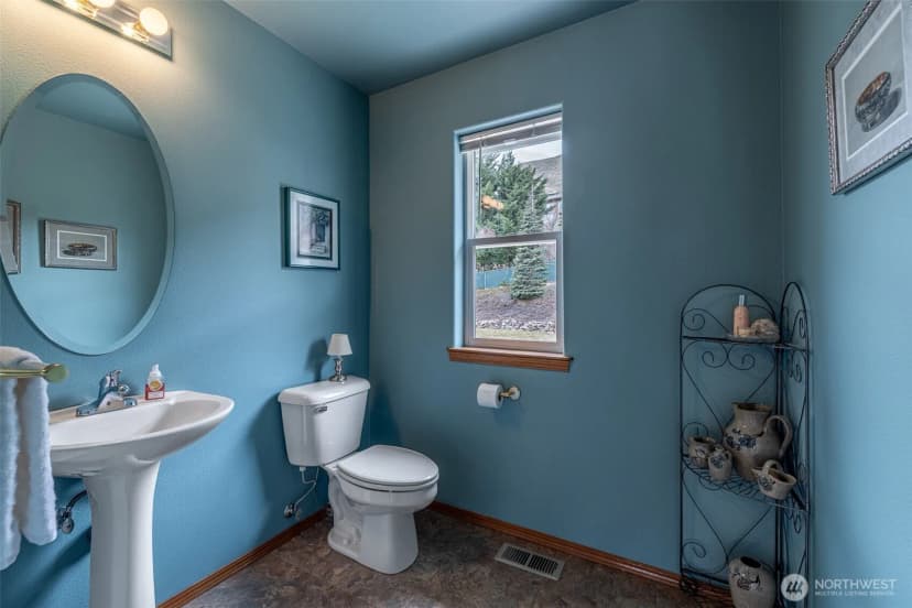Property photo for 740 Castle Heights Drive, Wenatchee photo 10