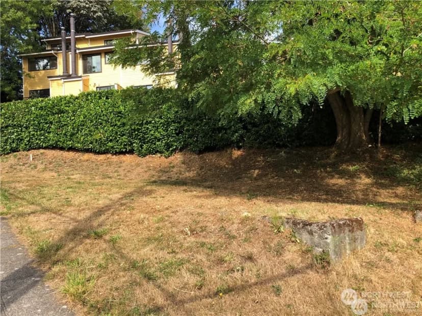Property photo for 2602 E Thomas Street, Seattle photo 3